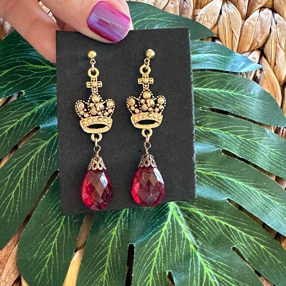 BOGO FREE Her Majesty royal red faucet beaded dangle earrings ￼ - Picture 1 of 4